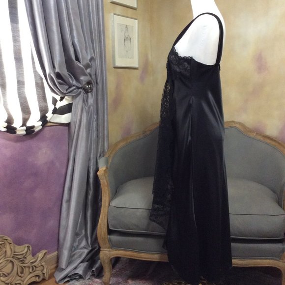 Luxury black satin and lace beaded negligee, size M, like new! - Picture 5 of 9